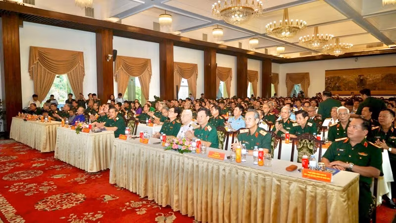 Quang cảnh buổi gặp mặt "50 năm toàn thắng về ta". (Ảnh THẾ ANH)