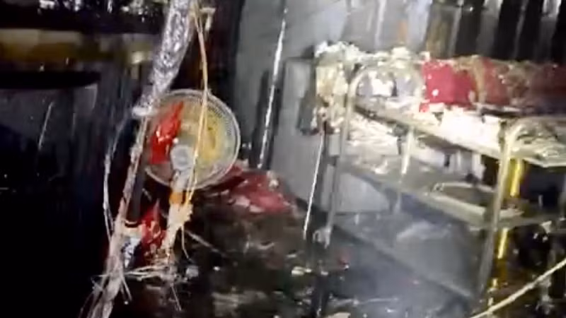 Khu vực kinh doanh nhà hàng, club bị thiêu rụi.