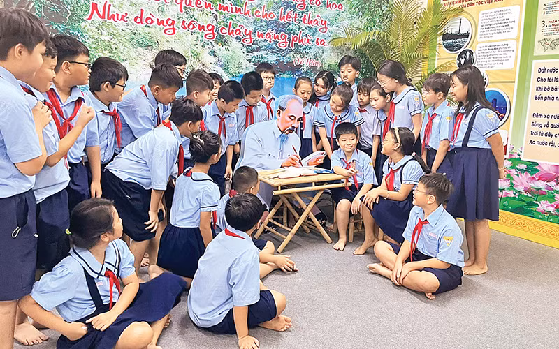Không gian Văn hóa Hồ Chí Minh tại Trường tiểu học Triệu Thị Trinh, Quận 10.