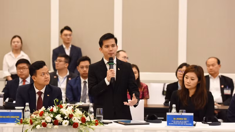 Đại diện Thanh niên Singapore phát biểu. Đại diện Thanh niên Singapore phát biểu.