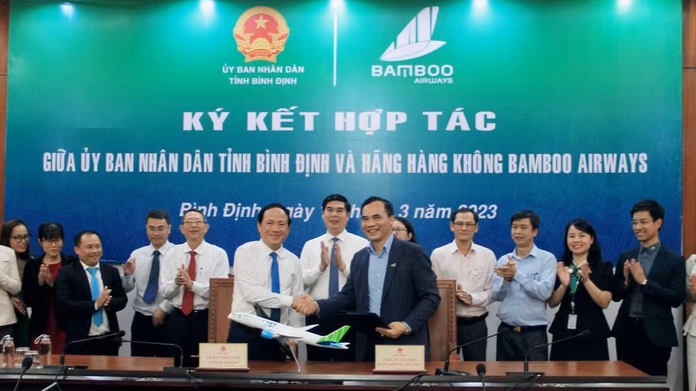 Bamboo Airways và Bình Định hợp tác xúc tiến du lịch.