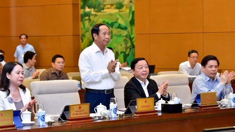 Phó Thủ tướng Lê Văn Thành cùng các đại biểu dự phiên họp. (Ảnh: Duy Linh) Phó Thủ tướng Lê Văn Thành cùng các đại biểu dự phiên họp. (Ảnh: Duy Linh)