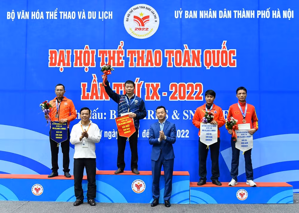Lễ trao huy chương cho các vận động viên tại nội dung Snooker đơn nam. Lễ trao huy chương cho các vận động viên tại nội dung Snooker đơn nam.