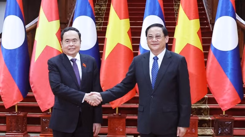 Chủ tịch Quốc hội Trần Thanh Mẫn hội kiến Thủ tướng Lào Sonexay Siphandone. (Ảnh: Thống Nhất/TTXVN)