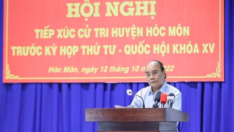 Chủ tịch nước Nguyễn Xuân Phúc phát biểu tại Hội nghị tiếp xúc cử tri huyện Hóc Môn.