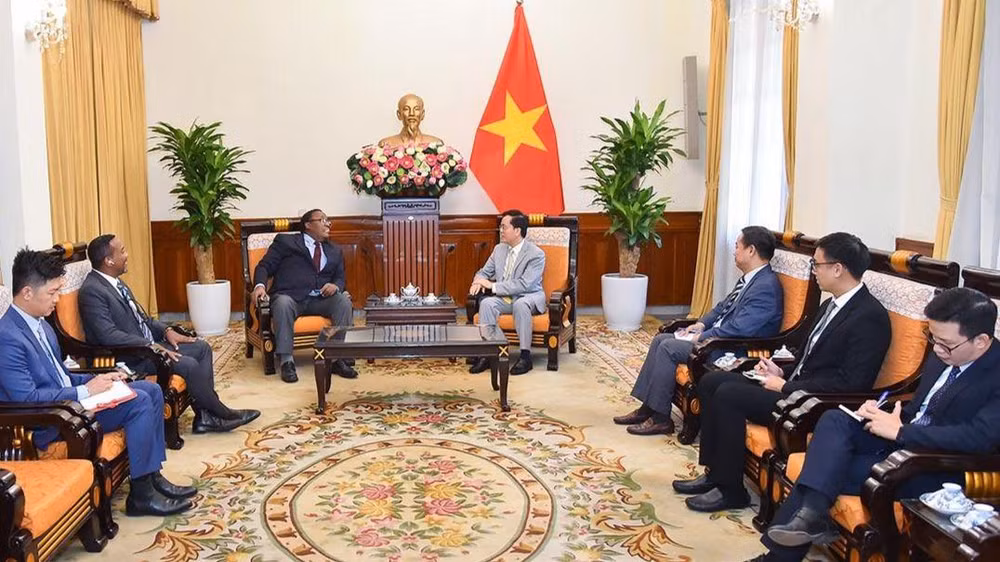 Thứ trưởng Ngoại giao Hà Kim Ngọc tiếp Thứ trưởng Ngoại giao Haiti thăm và làm việc tại Việt Nam. Thứ trưởng Ngoại giao Hà Kim Ngọc tiếp Thứ trưởng Ngoại giao Haiti thăm và làm việc tại Việt Nam.
