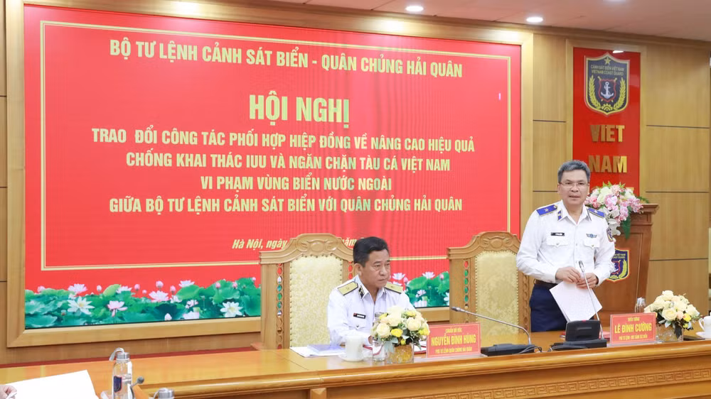 Thiếu tướng Lê Đình Cường, Phó Tư lệnh-Tham mưu trưởng Cảnh sát biển Việt Nam phát biểu tại hội nghị. 
