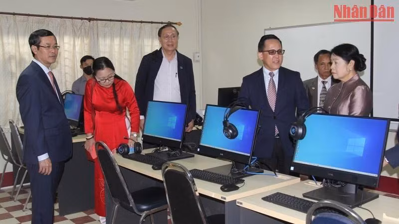 Trung tâm được Trường Đại học Cửu Long đầu tư trang thiết bị hiện đại phục vụ tốt việc bồi dưỡng học viên. (Ảnh: BÁ DŨNG)