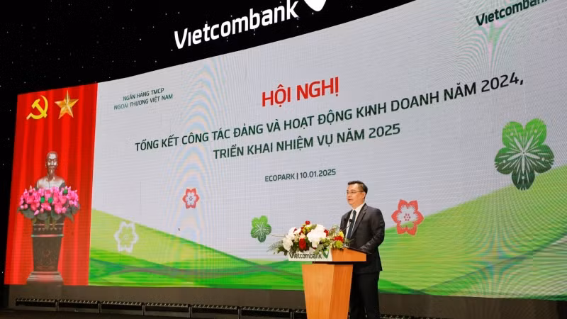 Ông Nguyễn Thanh Tùng, Ủy viên Ban Chấp hành Đảng bộ Khối Doanh nghiệp Trung ương, Bí thư Đảng ủy, Chủ tịch Hội đồng quản trị Vietcombank phát biểu khai mạc Hội nghị.