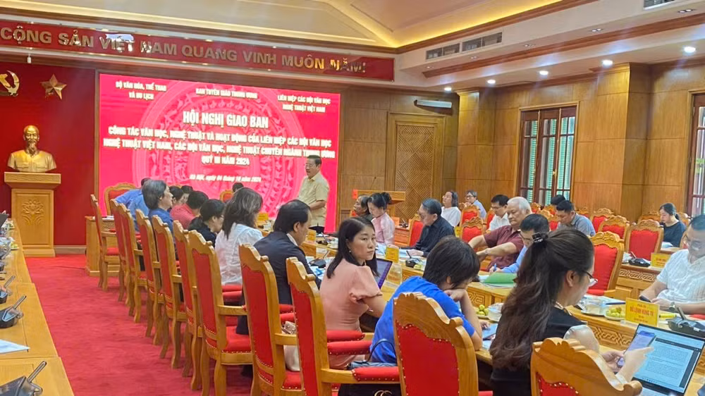 Các đại biểu thảo luận tại hội nghị. Các đại biểu thảo luận tại hội nghị.