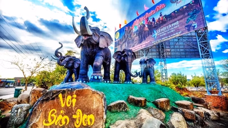 Huyện Buôn Đôn cũng đã sẵn sàng cho Hội voi Buôn Đôn.