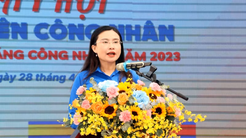 Bí thư Trung ương Đoàn Nguyễn Phạm Duy Trang phát biểu tại buổi lễ. Bí thư Trung ương Đoàn Nguyễn Phạm Duy Trang phát biểu tại buổi lễ.