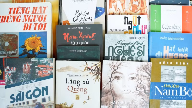 Tác phẩm của các nhà báo tham dự chương trình. Tác phẩm của các nhà báo tham dự chương trình.
