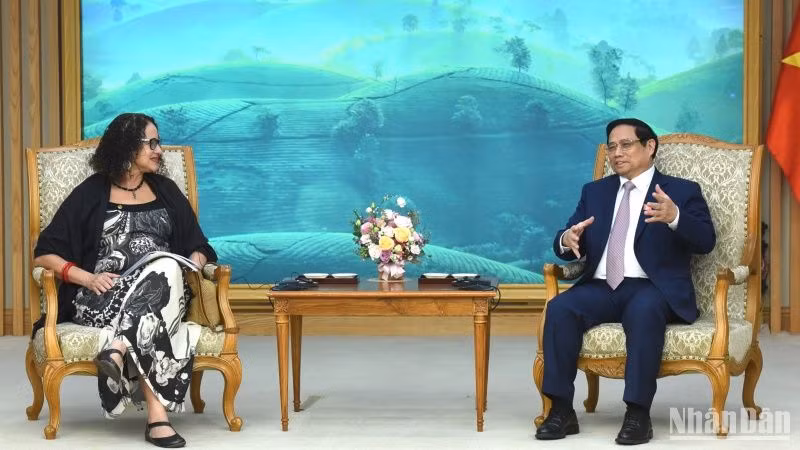 Thủ tướng Phạm Minh Chính tiếp Bộ trưởng Khoa học, Công nghệ và Đổi mới, Chủ tịch Đảng Cộng sản Brazil Luciana Santos.