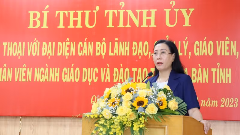 Bí thư Tỉnh ủy Quảng Ngãi Bùi Thị Quỳnh Vân phát biểu tại buổi đối thoại.