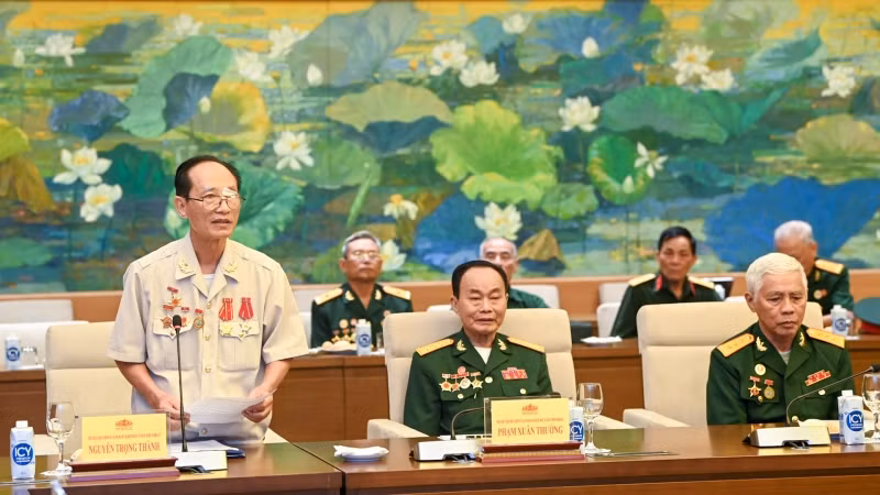 Chủ tịch Hội chiến sĩ bị địch bắt, tù đày tỉnh Nghệ An Nguyễn Trọng Thành báo cáo tại buổi gặp mặt. Chủ tịch Hội chiến sĩ bị địch bắt, tù đày tỉnh Nghệ An Nguyễn Trọng Thành báo cáo tại buổi gặp mặt.