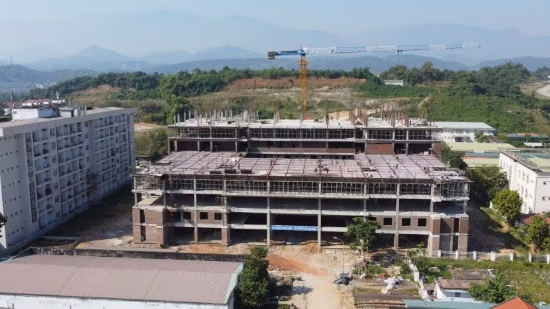 Dự án đầu tư xây dựng Bệnh viện đa khoa tỉnh Lào Cai giai đoạn 2 đã giải ngân được 96% vốn kế hoạch năm 2022.