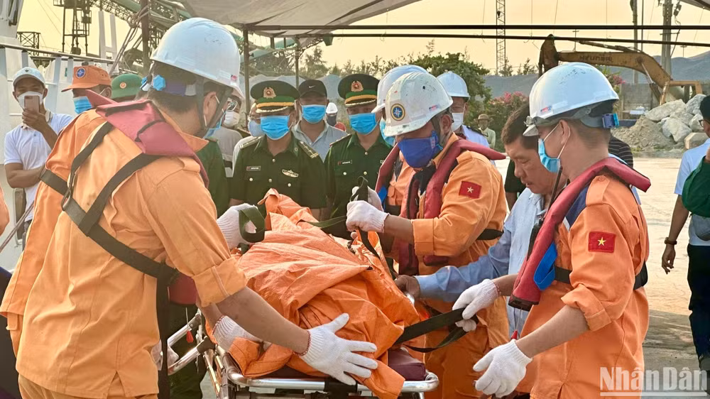 Vụ tai nạn đặc biệt nghiêm trọng khiến 9 thuyền viên chết và mất tích. Vụ tai nạn đặc biệt nghiêm trọng khiến 9 thuyền viên chết và mất tích.