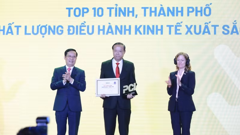 Ông Nguyễn Văn Thọ, Chủ tịch Ủy ban nhân dân tỉnh Bà Rịa-Vũng Tàu nhận chứng nhận PCI tại Hà Nội. Ông Nguyễn Văn Thọ, Chủ tịch Ủy ban nhân dân tỉnh Bà Rịa-Vũng Tàu nhận chứng nhận PCI tại Hà Nội.