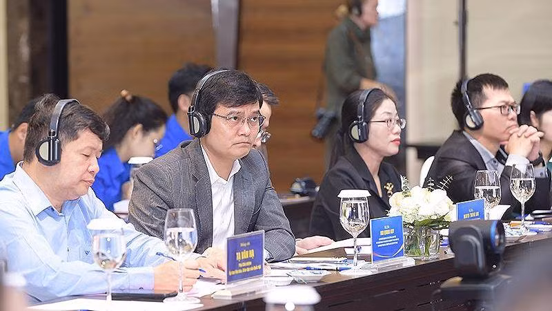 Đại diện các bộ, ban, ngành, đoàn thể của chủ nhà Việt Nam tại Diễn đàn.