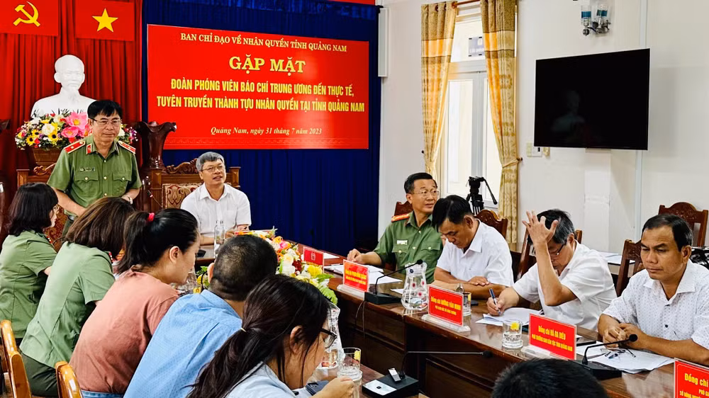 Đẩy mạnh công tác tuyên truyền về thành tựu nhân quyền ảnh 3 Đẩy mạnh công tác tuyên truyền về thành tựu nhân quyền ảnh 3