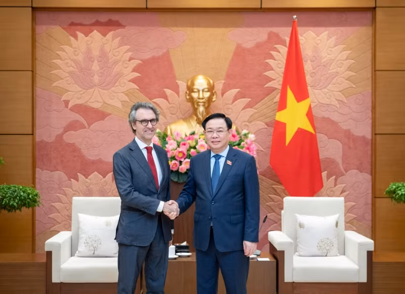 Chủ tịch Quốc hội Vương Đình Huệ tiếp Đại sứ, Trưởng Phái đoàn Liên minh châu Âu tại Việt Nam Giorgio Aliberti. (Ảnh: Duy Linh) Chủ tịch Quốc hội Vương Đình Huệ tiếp Đại sứ, Trưởng Phái đoàn Liên minh châu Âu tại Việt Nam Giorgio Aliberti. (Ảnh: Duy Linh)