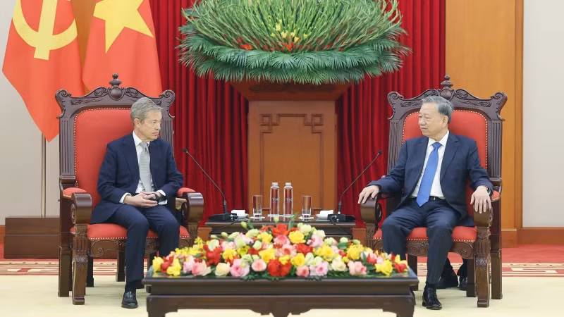 Tổng Bí thư Tô Lâm tiếp ông Nicolas Berggruen, Nhà sáng lập, Chủ tịch Công ty đầu tư Berggruen Holdings và Viện Berggruen. (Ảnh: Thống Nhất/TTXVN) Tổng Bí thư Tô Lâm tiếp ông Nicolas Berggruen, Nhà sáng lập, Chủ tịch Công ty đầu tư Berggruen Holdings và Viện Berggruen. (Ảnh: Thống Nhất/TTXVN)