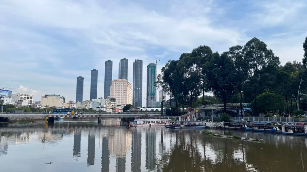 Kênh Nhiêu Lộc-Thị Nghè - một trong những không gian "Trên bến dưới thuyền" tại Lễ hội Sông nước. Kênh Nhiêu Lộc-Thị Nghè - một trong những không gian "Trên bến dưới thuyền" tại Lễ hội Sông nước.