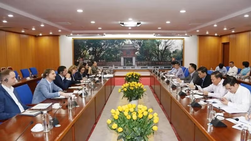 Quang cảnh phiên họp.