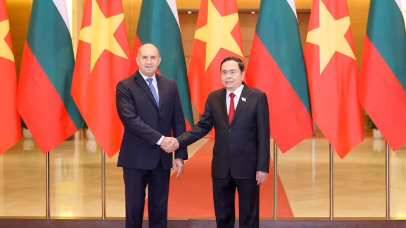 Chủ tịch Quốc hội Trần Thanh Mẫn và Tổng thống Cộng hòa Bulgaria Rumen Radev. (Ảnh: Duy Linh)