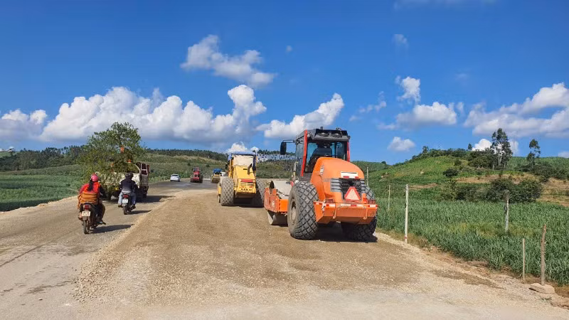 Thi công mở rộng Quốc lộ 19 trên địa bàn tỉnh Gia Lai.
