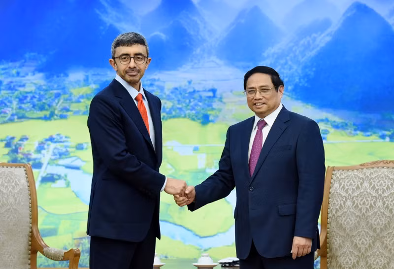 Thủ tướng Phạm Minh Chính tiếp Bộ trưởng Ngoại giao Các Tiểu Vương quốc Arab Thống nhất (UAE) Sheikh Abdullah bin Zayed Al Nahyan. (Ảnh: TRẦN HẢI)