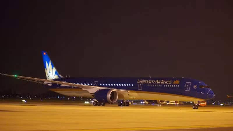 Vietnam Airlines khai thác và mở bán tăng cường 2.000 chuyến bay khai thác vào khung giờ giờ muộn trên các đường bay giữa Hà Nội, Thành phố Hồ Chí Minh, Đà Nẵng, Nha Trang, Quy Nhơn,...