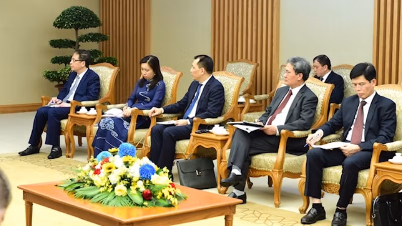 Lãnh đạo các bộ, ban, ngành của Chính phủ Việt Nam tham dự buổi tiếp.