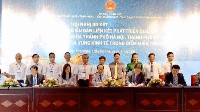 Hiệp hội Du lịch các tỉnh thành trong vùng liên kết ký kết hợp tác phát triển du lịch. Hiệp hội Du lịch các tỉnh thành trong vùng liên kết ký kết hợp tác phát triển du lịch.