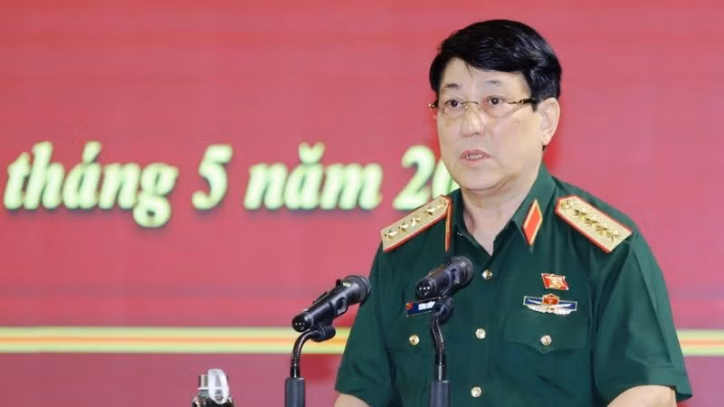 Đại tướng Lương Cường phát biểu tại hội nghị tiếp xúc cử tri huyện Quan Sơn.