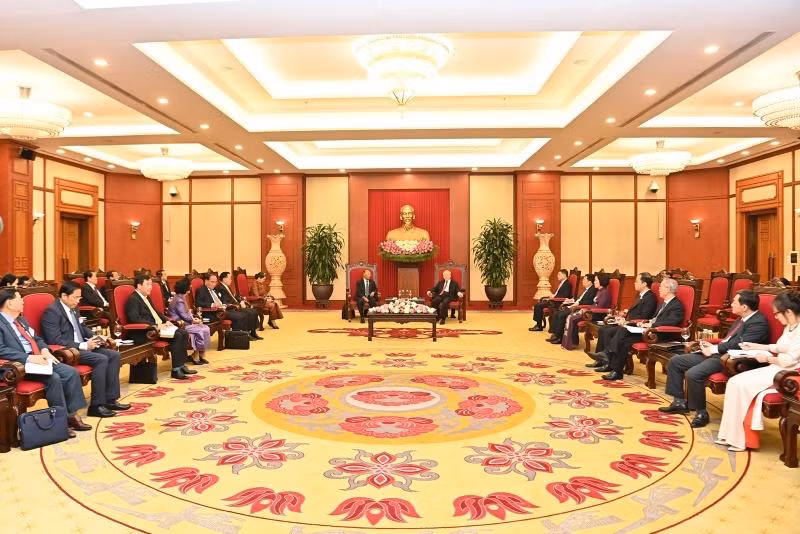 Quang cảnh buổi tiếp tại Trụ sở Trung ương Đảng. Quang cảnh buổi tiếp tại Trụ sở Trung ương Đảng.