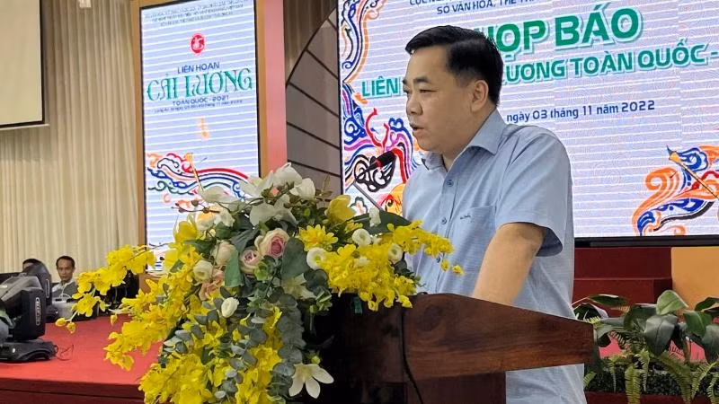 Ông Trần Hướng Dương, Phó Cục trưởng Cục Nghệ thuật biểu diễn thông tin về liên hoan. Ông Trần Hướng Dương, Phó Cục trưởng Cục Nghệ thuật biểu diễn thông tin về liên hoan.