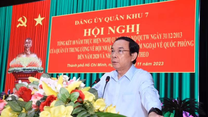 Đồng chí Nguyễn Văn Nên, Ủy viên Bộ Chính trị, Bí thư Thành ủy Thành phố Hồ Chí Minh phát biểu tại Hội nghị.
