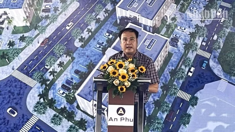 Giám đốc Sở Xây dựng tỉnh Đắk Lắk Phạm Văn Lập phát biểu tại lễ khởi công.