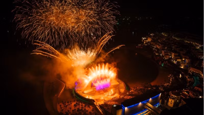 Hai show pháo hoa trong một đêm - Phú Quốc trở thành “hòn đảo pháo hoa” độc nhất. (Ảnh: GenNext) Hai show pháo hoa trong một đêm - Phú Quốc trở thành “hòn đảo pháo hoa” độc nhất. (Ảnh: GenNext)