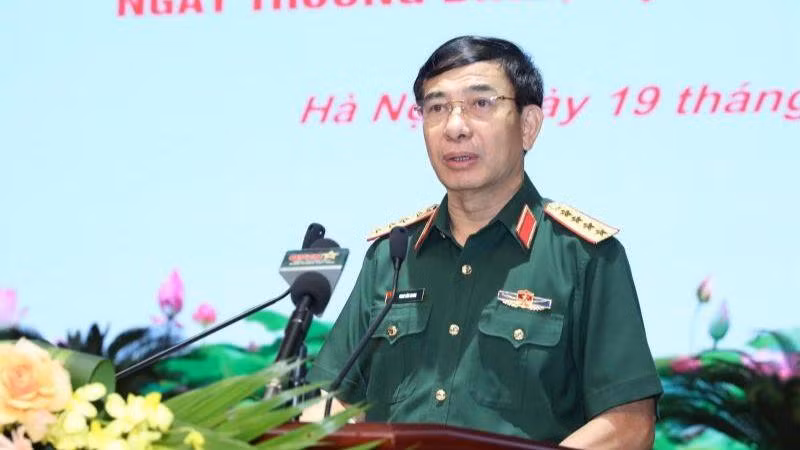 Đại tướng Phan Văn Giang phát biểu ý kiến tại buổi gặp mặt.