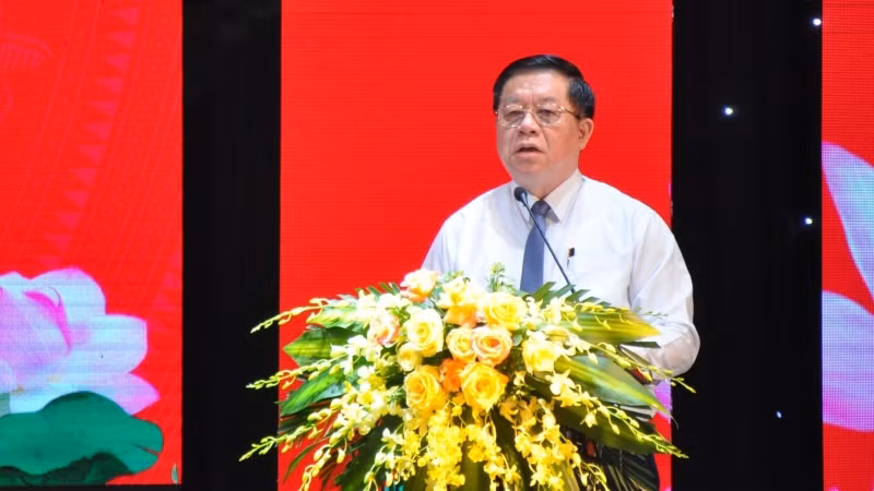 Đồng chí Nguyễn Trọng Nghĩa, Bí thư Trung ương Đảng, Trưởng Ban Tuyên giáo Trung ương phát biểu ý kiến chỉ đạo.