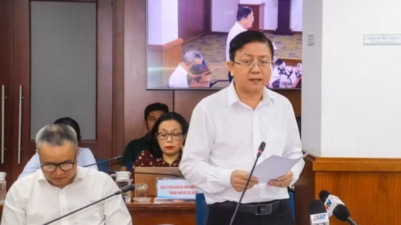 Phó giám đốc Sở Nội vụ Thành phố Nguyễn Bắc Nam thông tin về chính sách hỗ trợ cán bộ, công chức dôi dư.