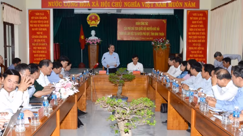 Toàn cảnh buổi làm việc.