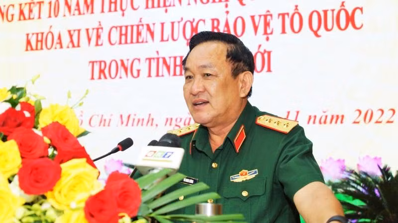 Thượng tướng Võ Minh Lương, Ủy viên Trung ương Đảng, Ủy viên Thường vụ Quân ủy Trung ương, Thứ trưởng Quốc phòng phát biểu tại Hội nghị.