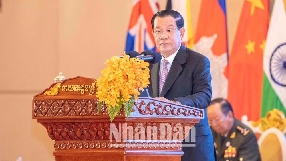 Thủ tướng Campuchia Samdech Techo Hun Sen phát biểu dẫn đề.