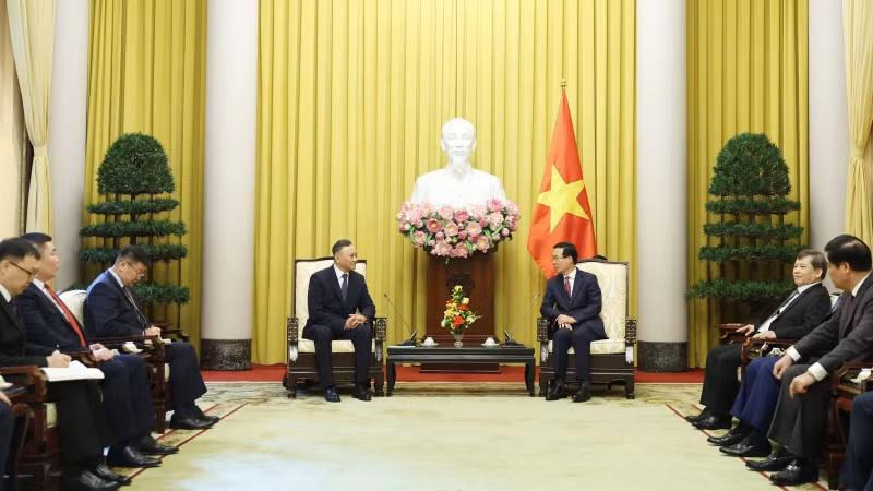 Chủ tịch nước Võ Văn Thưởng tiếp Viện trưởng Viện Kiểm sát Mông Cổ. (Ảnh: Thống Nhất/TTXVN)