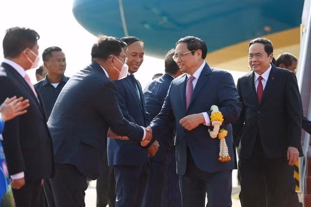 Tham gia đoàn đại biểu Việt Nam thăm Vương quốc Campuchia có Phó Chủ tịch Thường trực Quốc hội Trần Thanh Mẫn, lãnh đạo nhiều bộ ngành, đoàn thể Trung ương. (Ảnh: VGP/Nhật Bắc) Tham gia đoàn đại biểu Việt Nam thăm Vương quốc Campuchia có Phó Chủ tịch Thường trực Quốc hội Trần Thanh Mẫn, lãnh đạo nhiều bộ ngành, đoàn thể Trung ương. (Ảnh: VGP/Nhật Bắc)