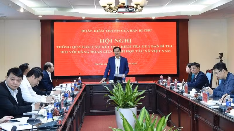 Đồng chí Lê Minh Khái, Bí thư Trung ương Đảng, Phó Thủ tướng Chính phủ, Trưởng đoàn kiểm tra số 544 của Ban Bí thư Trung ương Đảng chủ trì Hội nghị thông qua báo cáo kiểm tra đối với Đảng đoàn Liên minh Hợp tác xã Việt Nam. (Ảnh: VGP)